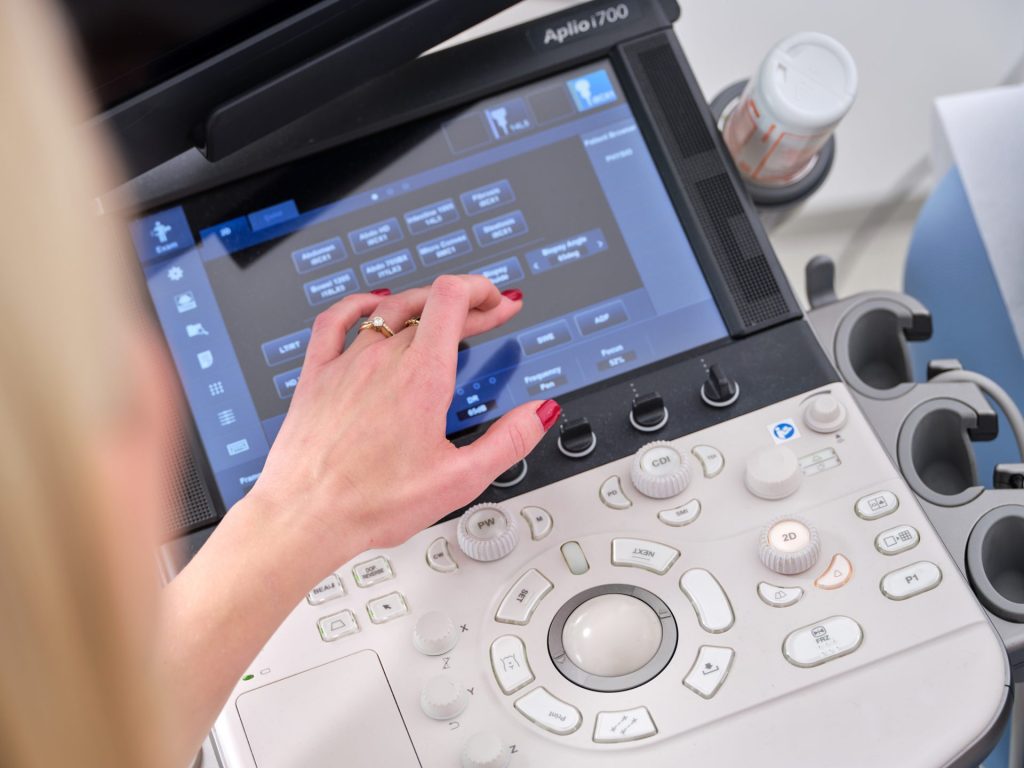 UZV uređaj za ultrazvučni pregled abdomena u Splitu