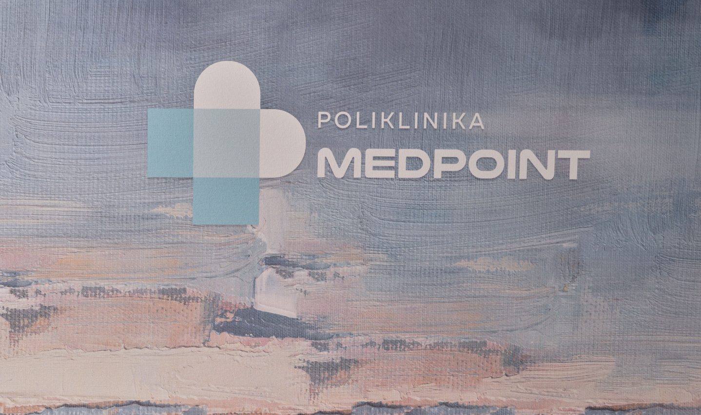 Čekaonica Poliklinika MedPoint Split s logotipom