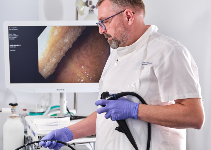 Dr. Kristian Podrug tijekom gastroskopije u sedaciji u Poliklinici MedPoint u Splitu